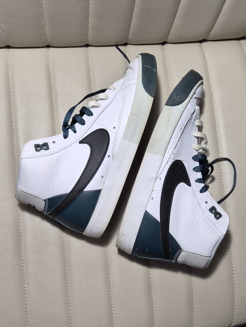 Nike Blazer White Sneakers 7.5 Mens Womens 8.5-9